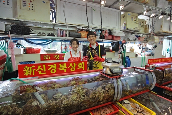 자갈치시장 맛집 횟집 신경북상회, 합리적 가격의 랍스타를 코스로 즐긴다