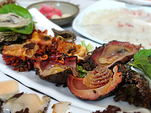 식중독 걱정 없는 신선한 겨울에 찰떡궁합. 거제도맛집 강성횟집.