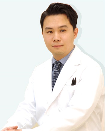 오십견, 만성이 될 때까지 방치하지 말고 도수치료로 치료받아야