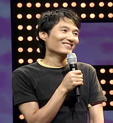남성듀엣 ‘일기예보’에서 신학생으로 변신한 가수 나들
