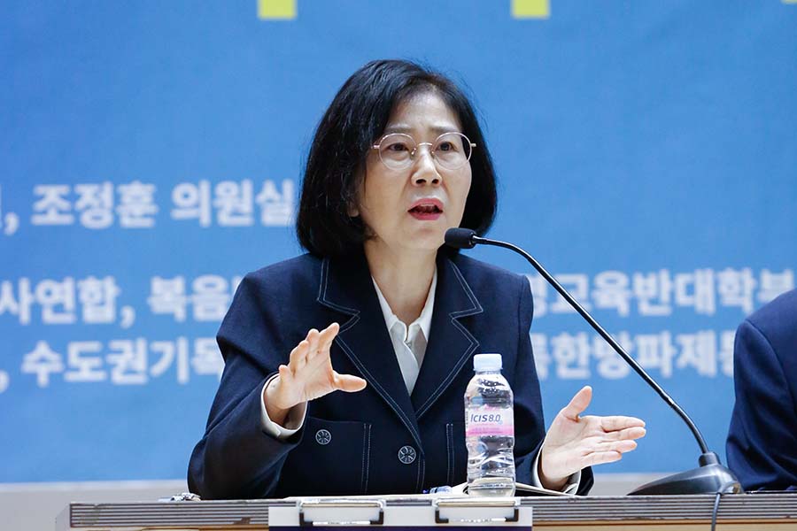 각 학교 도서관, 좌편향·반기독교 도서들에 ‘점령’됐나