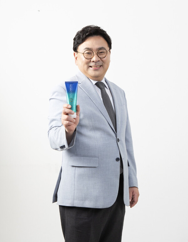 솔로몬 박지훈 변호사, 치약 광고모델 데뷔