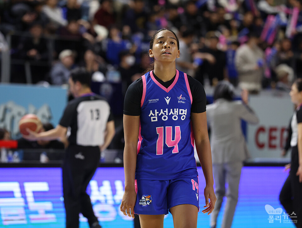 [WKBL] 키아나 스미스, 8연승 실패에 아쉬운 표정