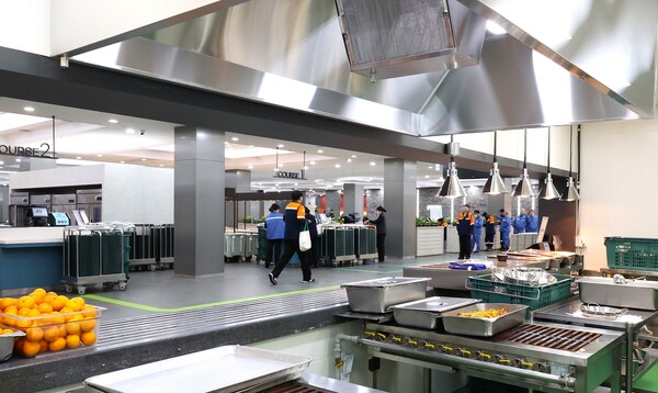 포항제철소, 기술연구원 식당 새 단장… 직원들의 식사 만족도 높이는 데 더욱 노력