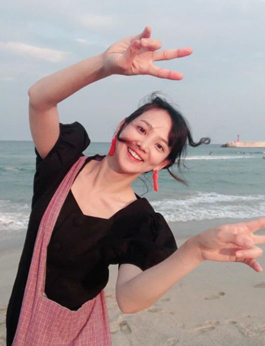 윤승아, 바닷가에서 상큼발랄 미소 남편이 좋아할듯