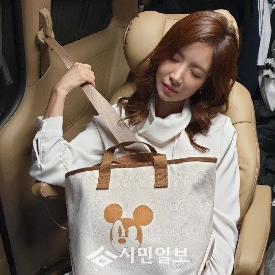 여신 미모 윤세아 빗소리가 넘 좋잖아..샤르르르..졸리잖아..