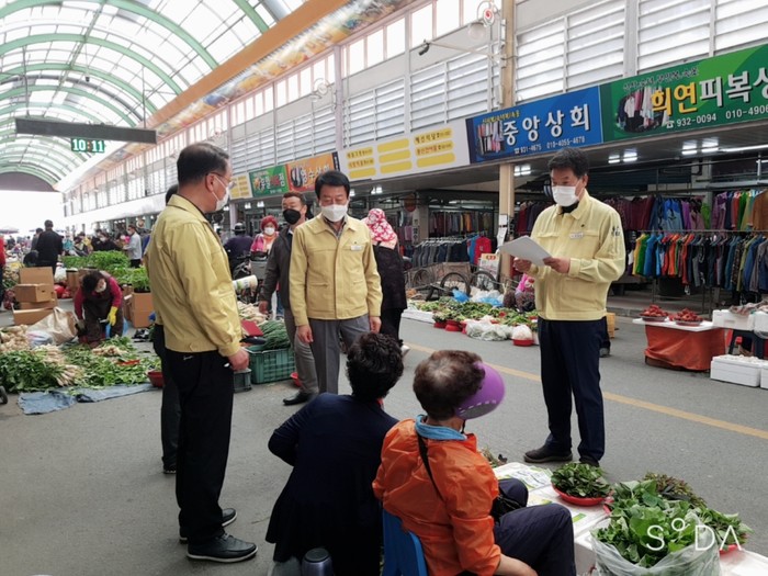 합천군, 코로나19 대비 현장점검의 날… 합천왕후시장·종합소매업 방역수칙 현장점검 실시