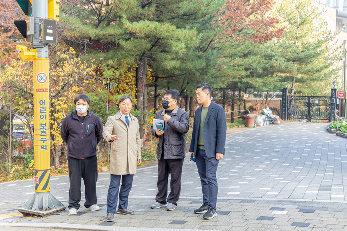 최인준·심재억 강북구의원, 삼각산동 열선 설치현장 방문