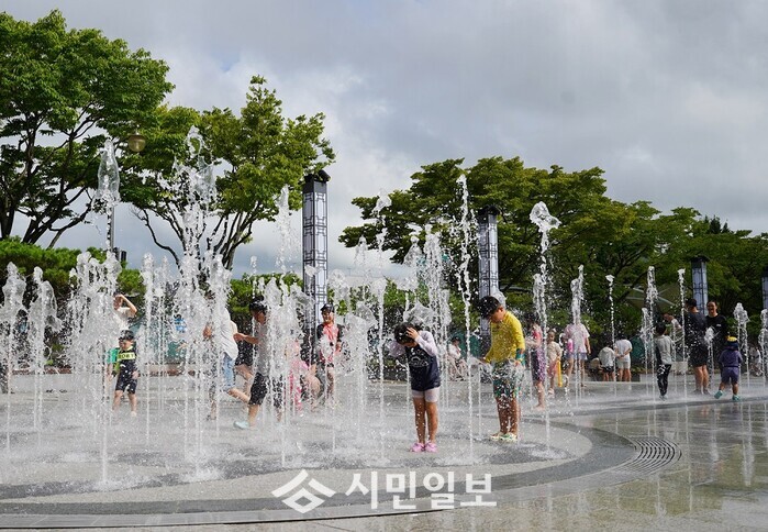해남군민광장 음악분수 조기가동
