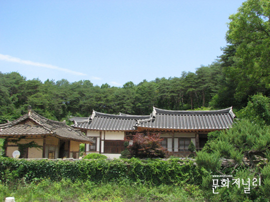 원주변씨 간재 종택 및 간재정