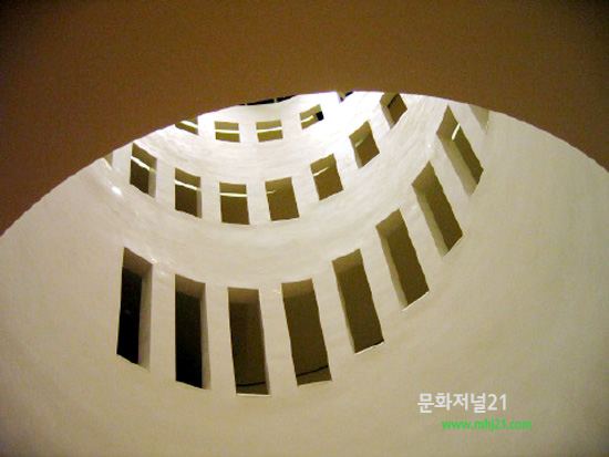 홍라희 전 관장, 리움미술관으로 돌아올까