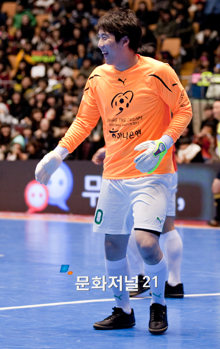 축구 김현수 "골키퍼 할만한대요!"
