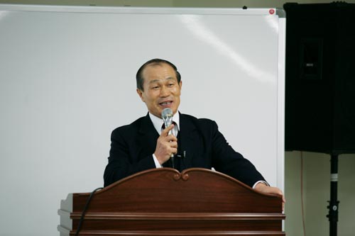 한국교육학회장 윤정일 교수