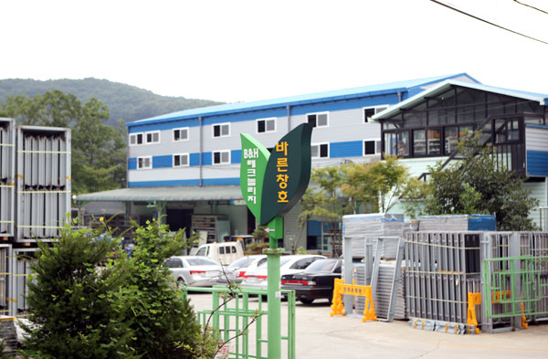끊임없는 도전과 창의를 바탕으로, 바른창호(주)