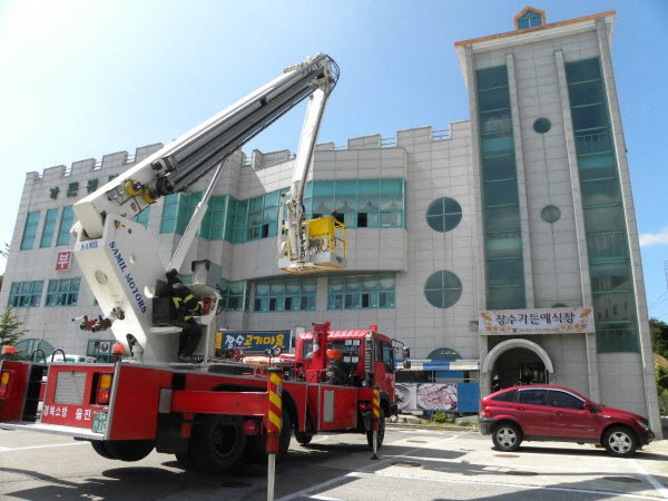 울진119안전센터, 가든 예식장 합동소방훈련 실시