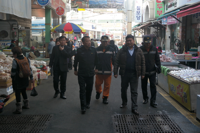 통영소방서장, 설 명절 대비 전통시장 현장점검
