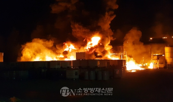 김제 콘크리트 첨가물 공장 불… 4600만원 피해