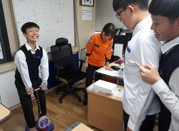 창원소방, 진해남중 대상 미래소방관 체험교실 운영