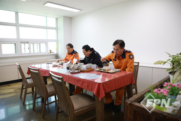 서울강서소방서, 코로나19 대응 구내식당 거리두기 실천