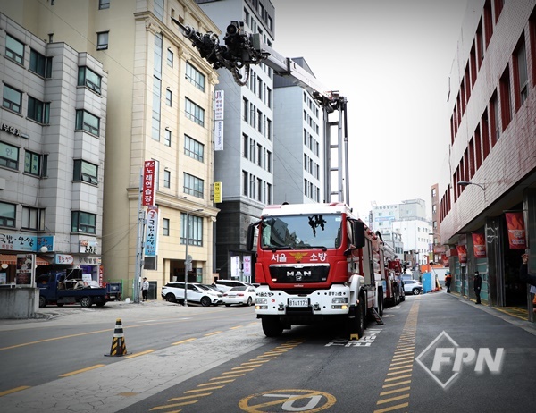 서울중부소방서, 무인방수탑차 조작훈련