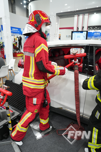 [2022 FireEXPO] (주)에스지티, 전기차 화재진압 장비 ‘MURER E LANCER’