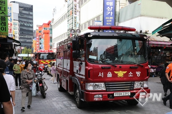 서울중부소방서, 소방통로 확보 ‘소방차 길 터주기’ 훈련