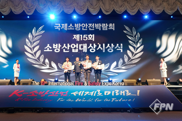 [COMPANY+] 특수랜턴 개발 선두기업, (주)엘라이트