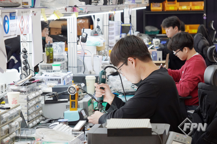 [COMPANY+] 특수랜턴 개발 선두기업, (주)엘라이트