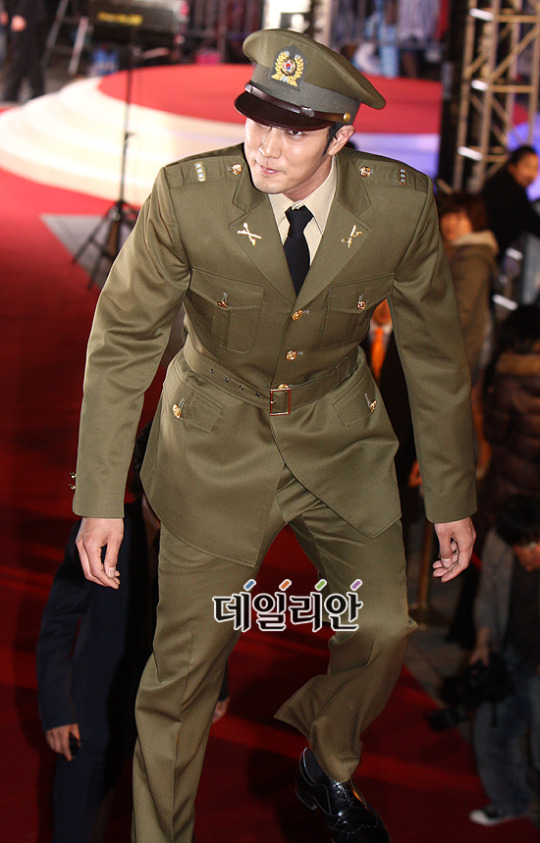 [포토] ´소간지´ 소지섭, ´장교복도 간지나네~´