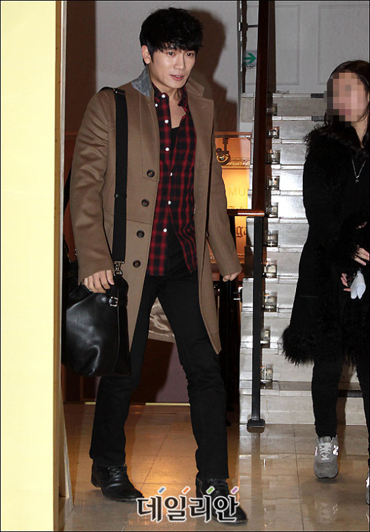 [포토]지성, 자유분방하지만 깔끔한 그다운 패션