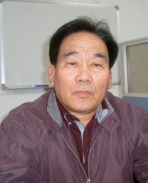 문구의 사장, 어닝제품 생산에 10년 정열 바쳐
