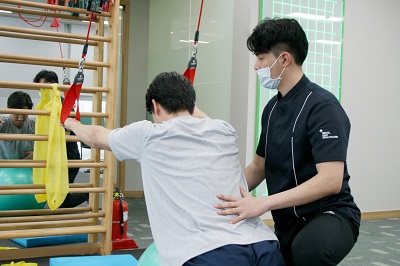 관절통증, 도수치료로 개선 가능해