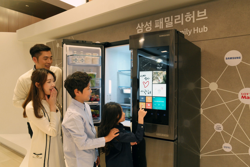 삼성전자, IoT 기능 적용한 패밀리 허브 냉장고 출시