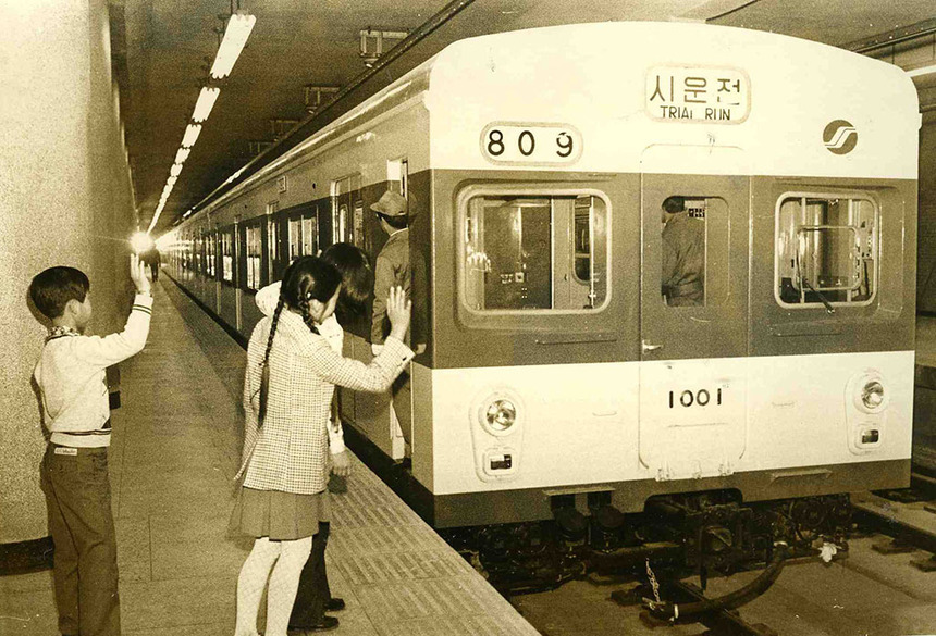 ‘응답하라’ 시리즈가 선택한 1974년엔 무슨 일이 있었을까