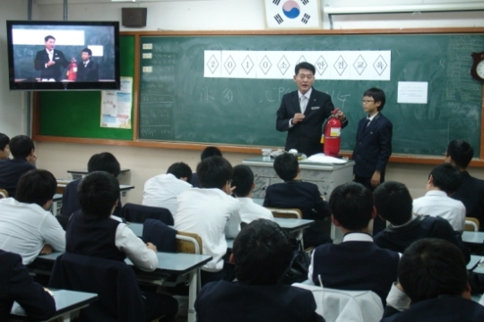 [포토] 부산진소방서, 부산중앙중학교  학생.교직원 700여명 대상 ‘교내방송 소방안전교육’