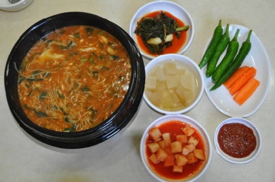 “어죽은 역시 예당저수지 어죽이네”