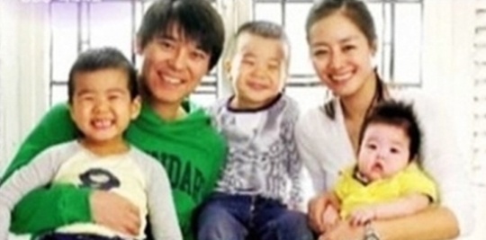 임창정 가족 사진 김태희 닮은 아내와 붕어빵 세 아들, 훈훈하네