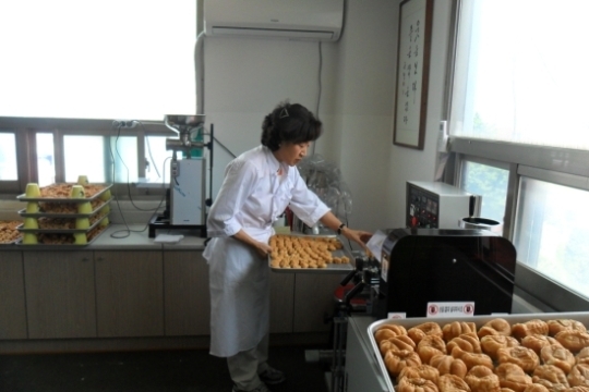 부산 중구, 명품 자갈치 고기빵 탄생