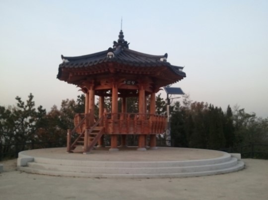 수색능선 봉수대 밑엔 황금법당이 숨어있다