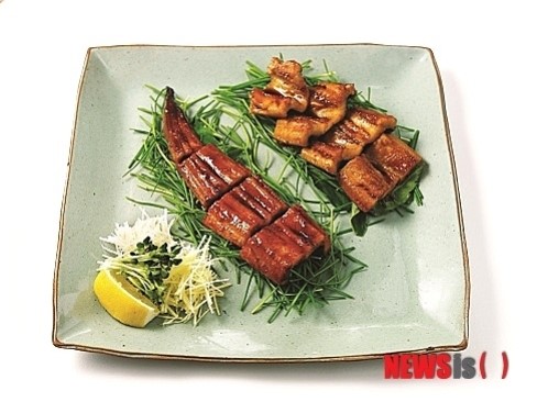 무한리필 장어구이 화제 2만원도 안되는 가격에 무제한! 군침도네