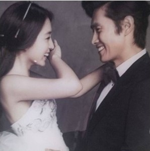 이병헌 결혼피로연, 검은색 미니드레스 입은 이민정 앞 색소폰 연주