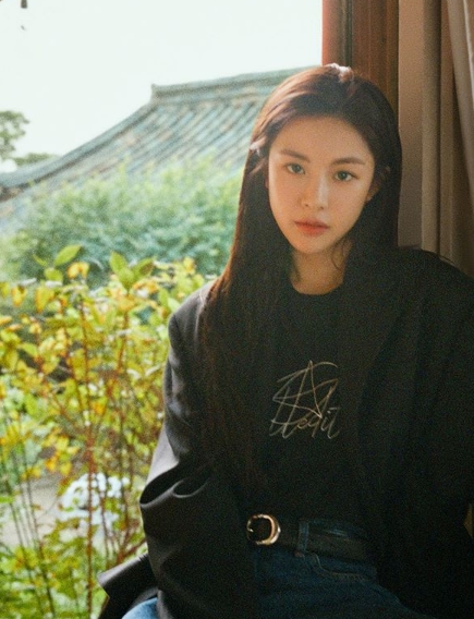 SK텔레콤 광고모델 고윤정, 빠져들 수 밖에 없는 몽환적인 눈빛
