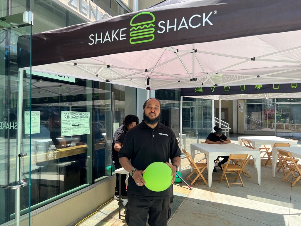 쉑쉑(Shake Shack) 버거, LA한인타운 등 9개 매장 문 닫는다
