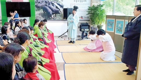 남원축협, 다문화가정에 한우고기 선물