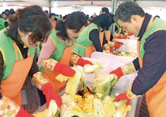 전북농협 ‘사랑의 손잡기 김장나눔 대축제’ 성황