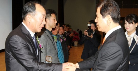 농협, 4월 정례조회…우수공선출하회 시상
