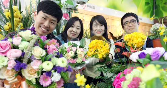 “꽃으로 사랑을 전하세요”