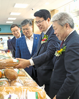 충북 ‘축협 로컬푸드직매장 1호’ 개장