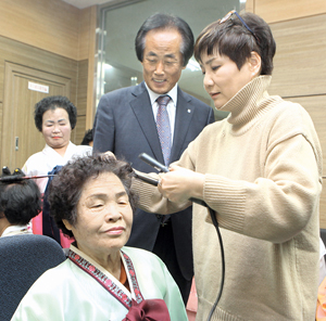 장수 사진·문화 공연…웃음소리 커지는 농촌마을