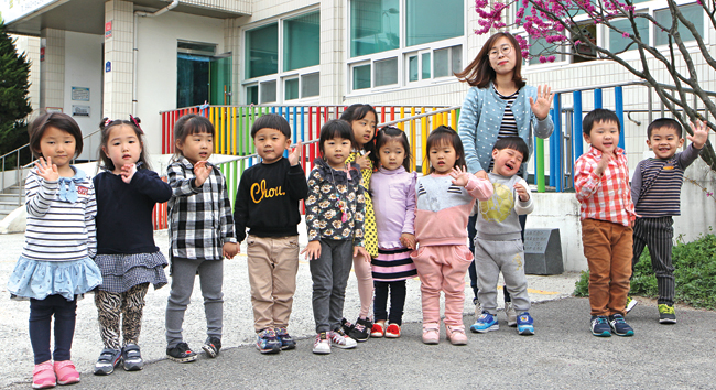 [연중기획]마을이 희망이다 3부 학교가 살면 마을이 산다⑶경남 거창 숲속샘골어린이집